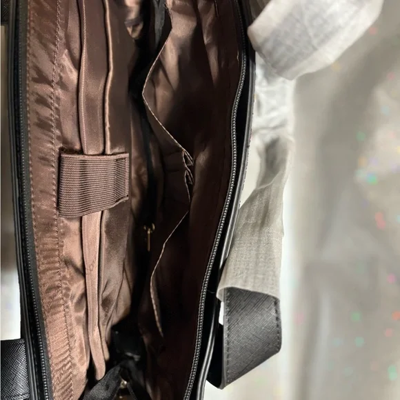 Black Work/School Tote/Diaper bag, several pockets,1 padded/pc & cup holders - Picture 4 of 4